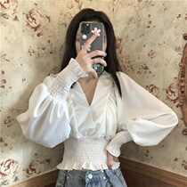 Spring 2021 new V-collar display slim long-sleeved shirt woman design feeling small crowdsourced short lock bones cardigan blouse
