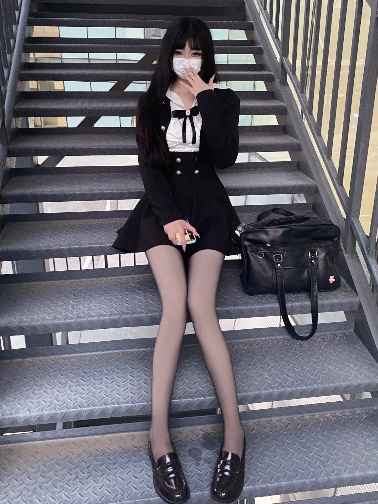 小野和子冬季黑丝光腿神器 加绒双层设计保暖不臃肿 替换装方便实用