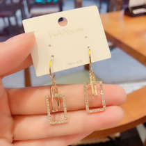 South Koreas East Gate Fashion New Square Earrings 2022 New Tide Temperament Personality 100 Hitch Design Sensation Small Crowdgirl