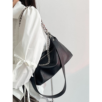 Armband bag Girl 2023 new Summer Advanced Sensation Tactile style little crowdsourced 100 lap single shoulder bag chain inclined satchel