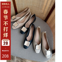 2020 new French style small high heel simple thick heel square buckle single shoes womens shoes with small trousers French retro womens shoes