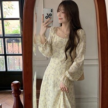  Autumn and winter 2021 new Western style can be salt and sweet long-sleeved dress feminine temperament gentle wind waist thin floral skirt