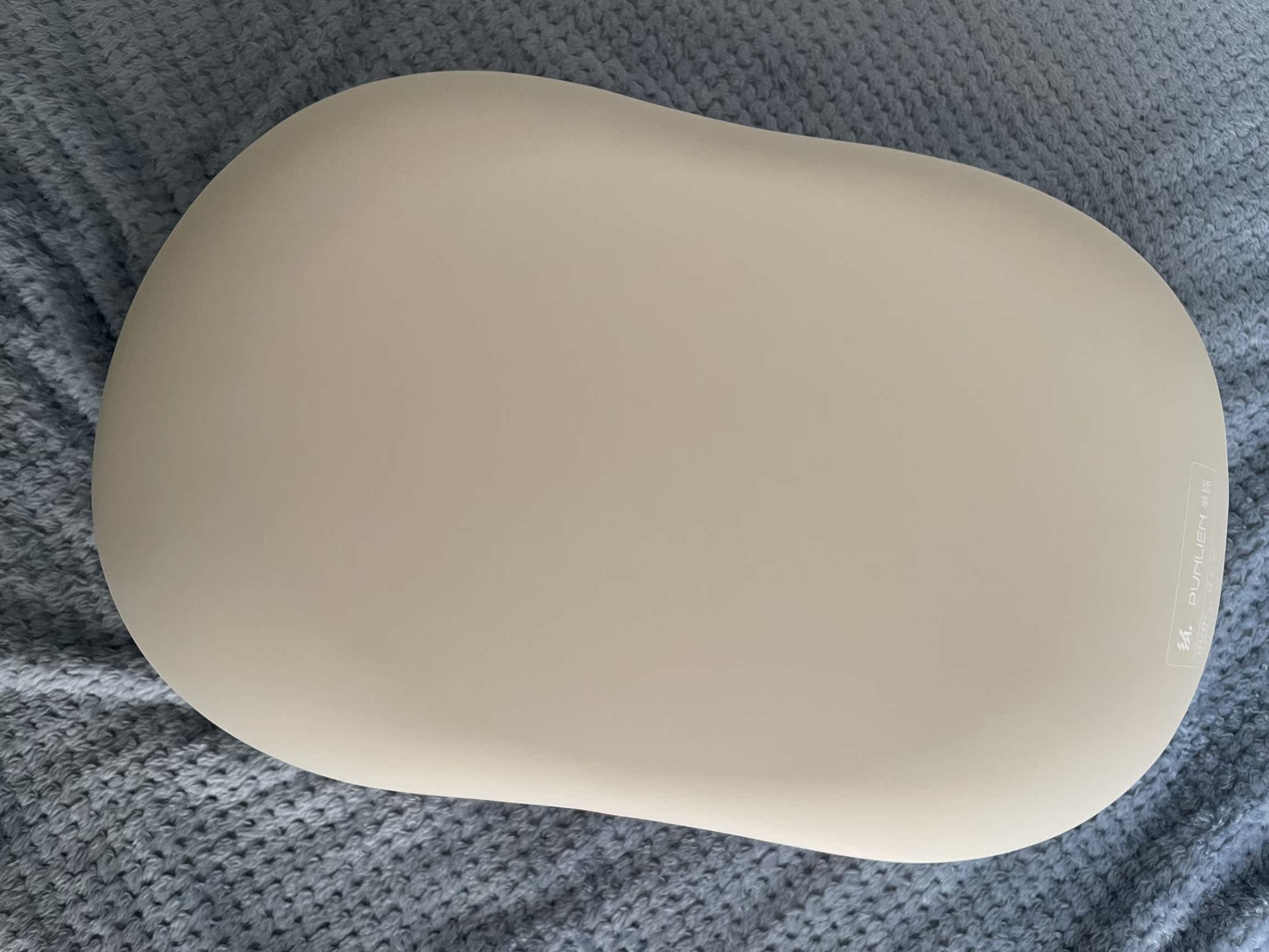 猫肚皮枕头和乳胶枕哪个好，猫肚皮枕头对颈椎好不好