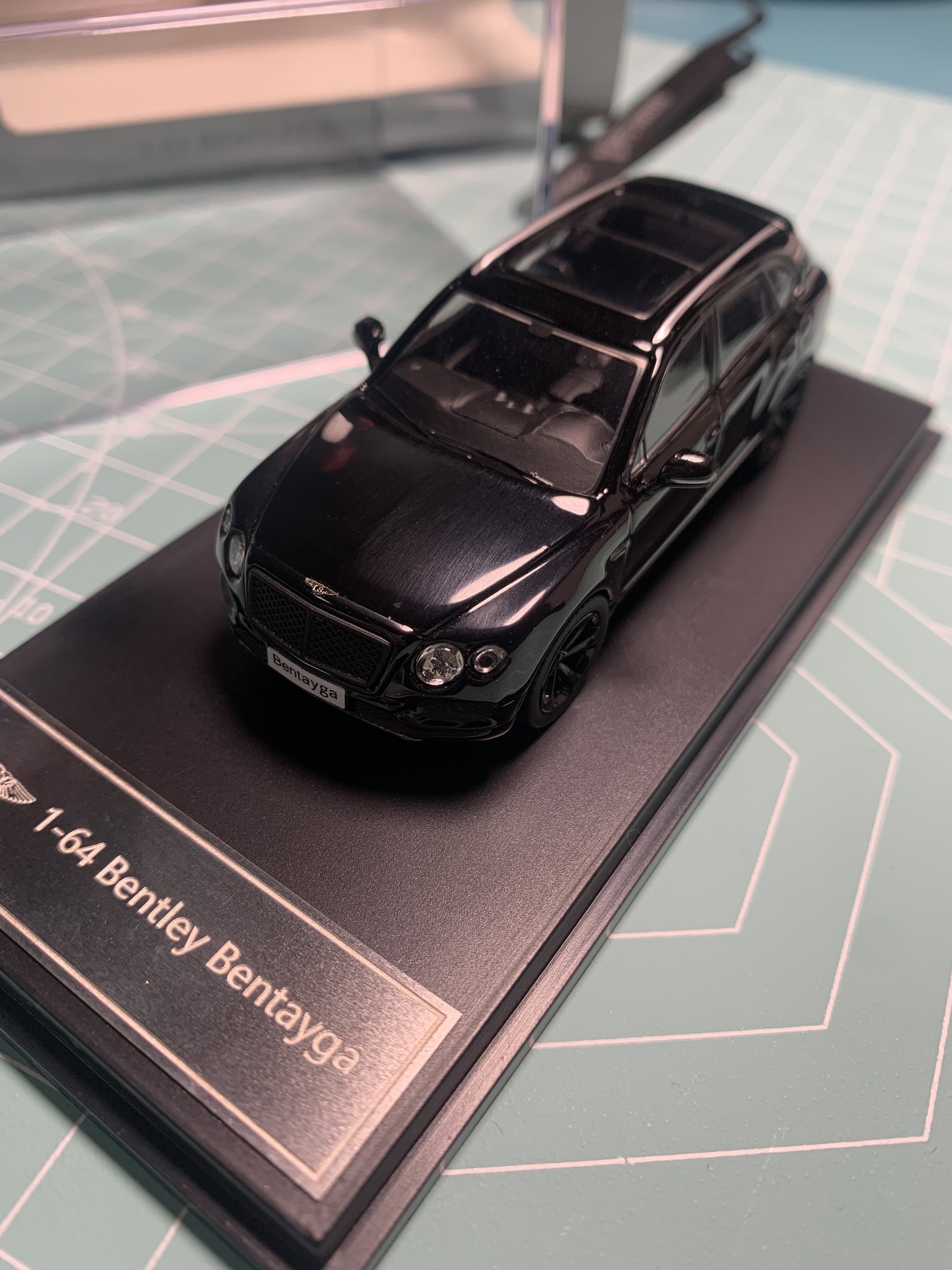1:64 Bentayga SUV Diecast Model Car Toys Hobby Display Collection