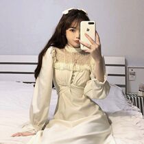 Huaxie Li tea break French first love dress female 2021 autumn and winter new temperament waist sweet design feeling chic