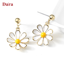 925 silver pin small daisy earrings Net red earrings female 2021 New Tide summer hipster earrings ear clip