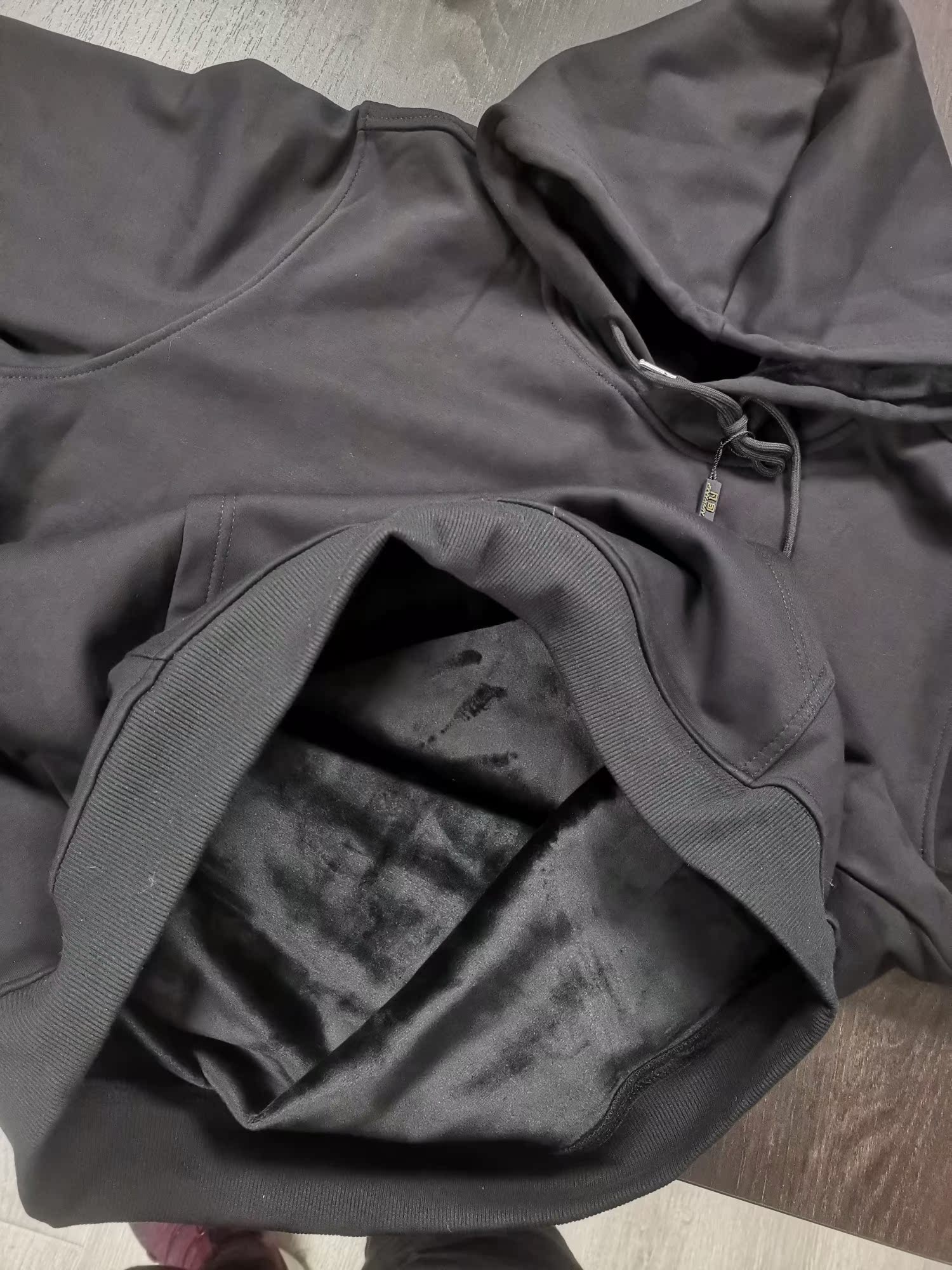 内幕爆料探路者衣服？在户外里算？卫衣怎么样呢？质量如何？老鸟吐槽评测