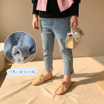  2021 spring girls slim stretch jeans Korean version of childrens light blue simple all-match nine-point small pants tide