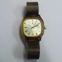 Watch subject Coffee bar Film and TV props Old stock 80s Jilin Venus manipulator curly wrist watch