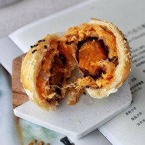 Zhou Xiaoni hand-made snacks snacks small cakes slow-fire baked egg yolk cakes delivered on July 20-21 