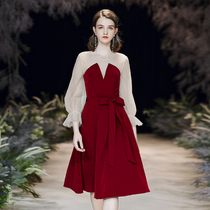 Toast bride spring engagement dress small man can usually wear a burgundy dress back to the door