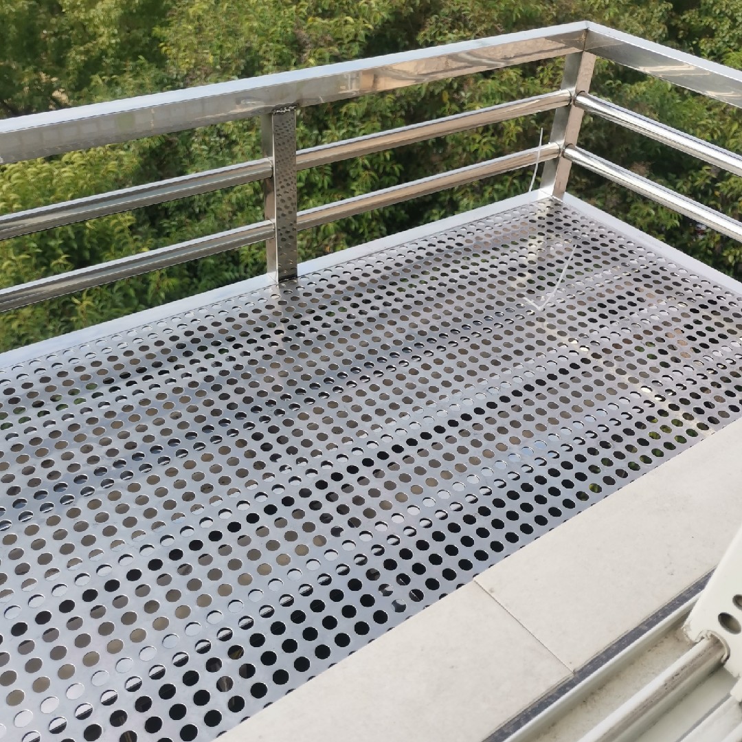 Lijing Xinyuan flower stand production