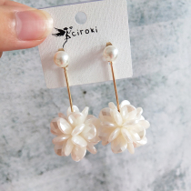 Super fairy fashion three-dimensional pearl flower ball earrings Korean Joker temperament tassel earrings advanced sense Net red earrings female