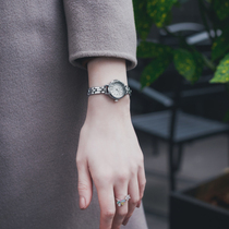 When Polys watches minimalist temperament small dial Advanced senses small crowdcast Extravagant Steel Band 2021 New ladies