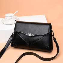 Middle-aged womens bag mother bag 2019 new bag womens simple fashion large capacity shoulder bag shoulder bag small bag