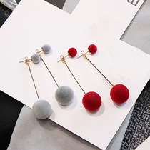 Simple Joker size hairball earrings female Korean temperament long plush pearl pendant Net red earrings earrings