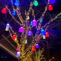 The color change of the seven-color breathing lamp in the red forest gradually changes the decorative lamp of the tree on the footwalk street of the flower palace