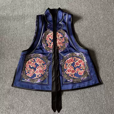 Cloud decoration totem 2021 original ethnic style women's hand-embroidered flower imitation Qing period horse clip jacket