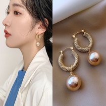 High-end exquisite French pearl earrings female earrings designer new trendy quality ear buckle retro Hong Kong style ear ring