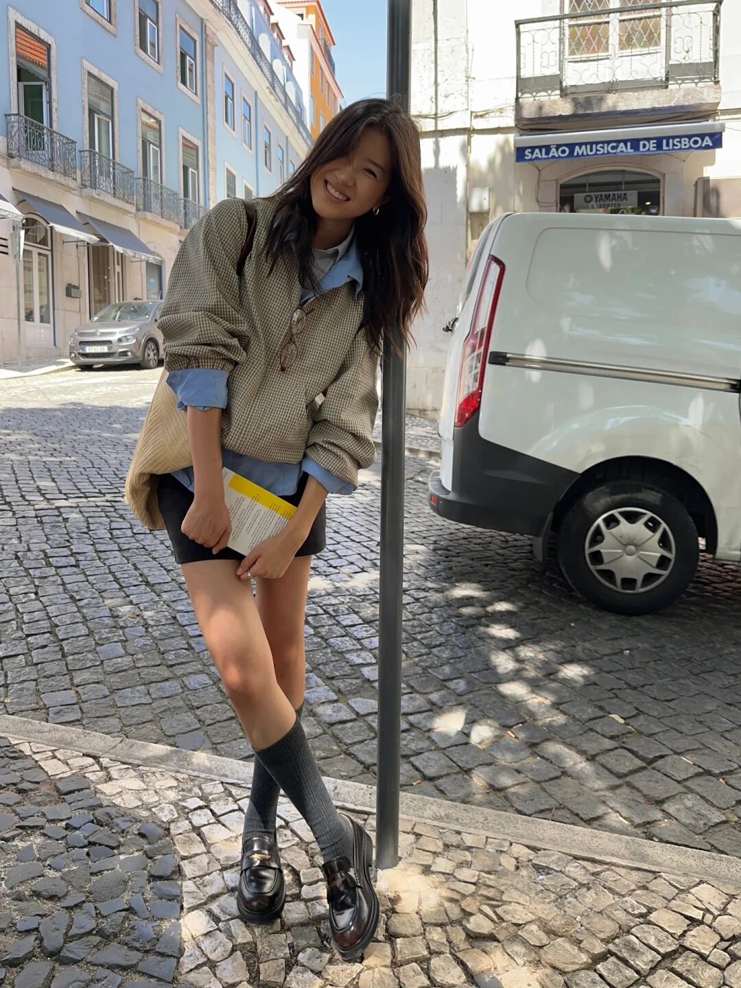 宋佳同款百丽海鸥乐福鞋2.0：厚底真皮的英伦飒爽美学