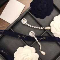 Miu New Pint White Full Drill Long Earrings Miu Pearl Streaming Suear Clip Without Earhole Woman Temperament Brief Ear