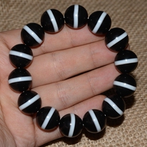 One day a welfare payment First-line Pharmacist hands on a line of Sky Oil Runway Black and White Well-defined Belt certificate