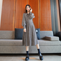 2021 new womens autumn dress temperament chic French retro niche senior design sense plaid shirt dress