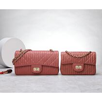 2020 new full sheepskin embroidery thread chain womens bag small fragrance foreign style one shoulder diagonal leather bag tide