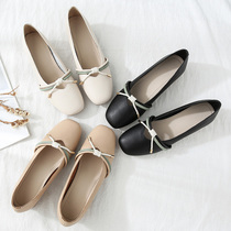 Single shoes womens 2020 new medium heel Mary Jane milk shoes thick heel retro square head soft leather wild shallow mouth Doudou shoes