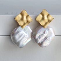 Baroque earrings shaped pearl European and American style retro palace earrings silver plated 18K gold earrings 2019 New Tide