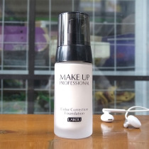 (Three 7 Fold) Rejuvenate Facial Powder Bottom fluid Flawless Moisturizing Control Oil Naked Makeup Isolate B Water Powder Cream Wet Powder