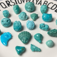 Ювелирные камни 湖北原矿绿松石高瓷小吊坠小配饰小萌宠小滴溜背云手串佛珠配饰