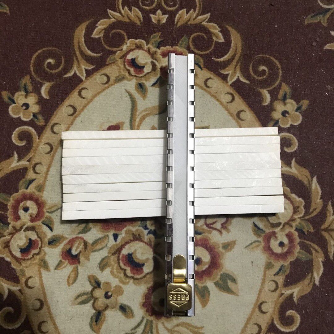 A common pen with ten stone pen suit