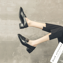 Thick heel shoes womens 2021 spring and autumn new wild middle heel pedal loafers retro British style small leather shoes women