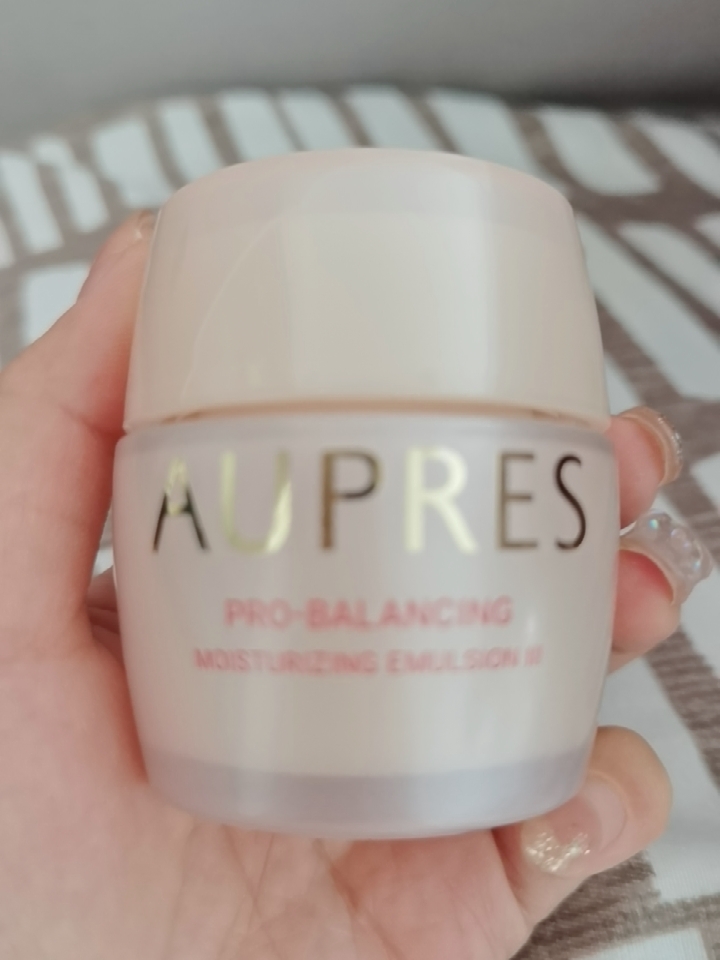 欧珀莱适合年龄乳液/面霜质量如何？好不好用？