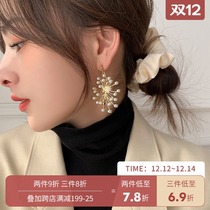 Retro Hong Kong flavor fireworks pearls can clip earrings European and American exaggerated earrings fashion temperament earrings earrings ear clip earrings no ear hole Women