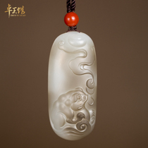 (Zhuoyu Museum)Golden toad offering treasure Xinjiang Hetian jade seed material first-class white lucky pendant pendant Li Zhuoyu carving