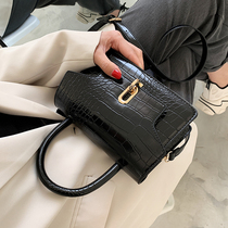 High level Sensation Crocodile Tattoote Bag for women Summer 2021 New tide fashion Net Red bursting with slanted satchel hand small square bag