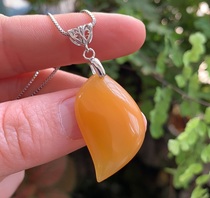 Yang Yujia Yunnan natural yellow dragon Jade chicken oil yellow mango 925 silver clavicle pendant certificate New