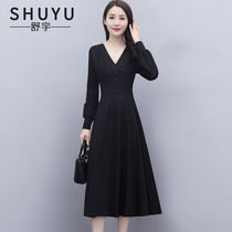 Black dress women long sleeve 2021 autumn dress new slim figure thin temperament socialite long V collar skirt tide