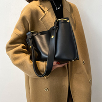 Cone Koery flagship genuine leather bag with 2022 mesh red new tide fashion minimalist single shoulder inclined satchel bag