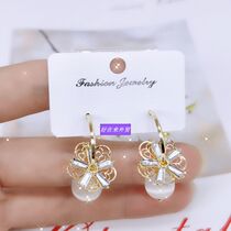 Retro Fashion Earrings Hollow out jewelry women elegant