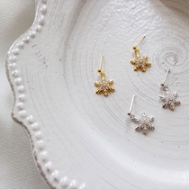 Beautiful snowflake earrings through body 925 sterling silver gold-plated earrings Princess short earrings simple cute earrings
