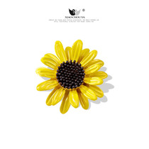 Simple Daisy brooch female cute Japanese shirt anti-light buckle small collar pin suit jacket pin decoration