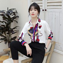 2020 Early autumn new snow-spinning shirt retro blouse with light-ripenned wind design with little crowdsourced air 100 lap fashion shirt