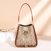 Hong Kong Kitty Pet Bag Universal Bucket Bag Female Inclined Cross Pack Old Flowers Fashion Bouquet Single Shoulder Handbag Tide 1898