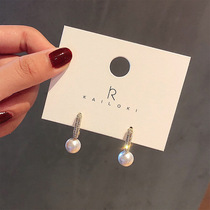 South Korea East Gate temperament Net red senior sense simple small Pearl Silver Needle earrings New Tide Joker earrings female