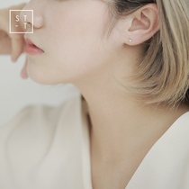 Mrs. t Shen S925 sterling silver Korean simple mini geometric triangle earrings female students girlfriends earrings