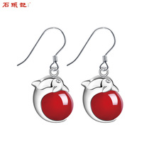 Stone Stone to run natural hibiscus stone powder crystal earrings earrings ear studs sweet silver dolphin jewelry gift