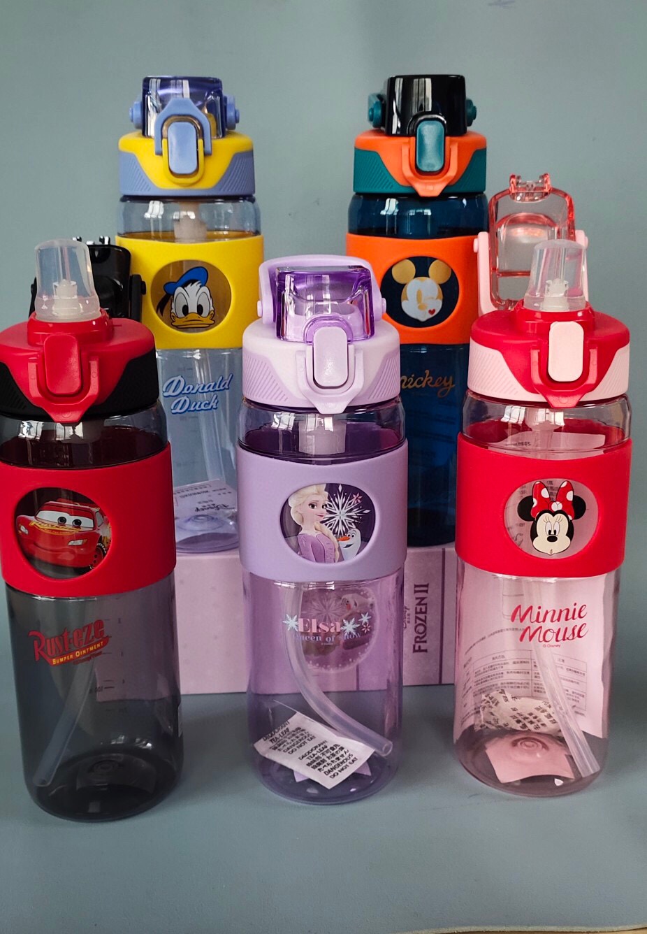 Diss niWD755A-690mL suction nozzle movement imported Tritan material invisible handle 3D plastic wrapping safety